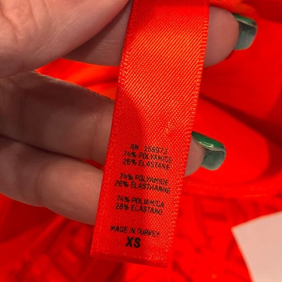 NEW FENDI X SKIMS Georgia Red and Orange Thigh Length Bodysuit XS MSRP $… - Picture 6 of 10